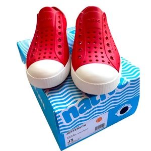 NEW! Native’s For Sale! style: Jefferson, size: c3, color: red SWT